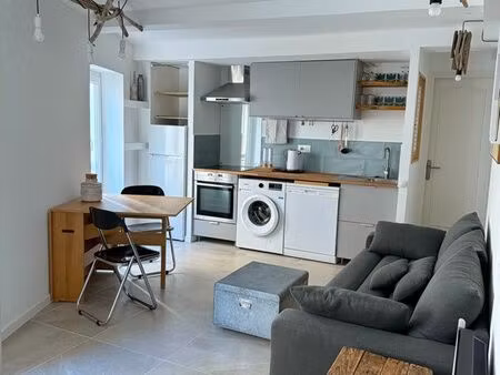 type 2 meublé lumineux - refait à neuf - marseille 5e