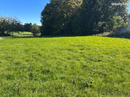 vends grand terrain 1750m2 constructible avec cu