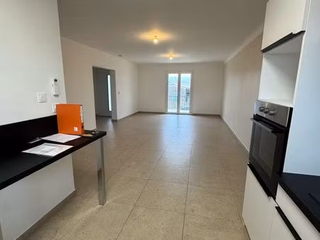 rare sur le secteur : spacieux appartement de 110 m² en rez-de-jardin  avec accès extérieu