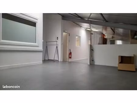 sous-location local 30 m2