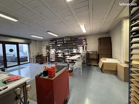 local d'activité 358 m²