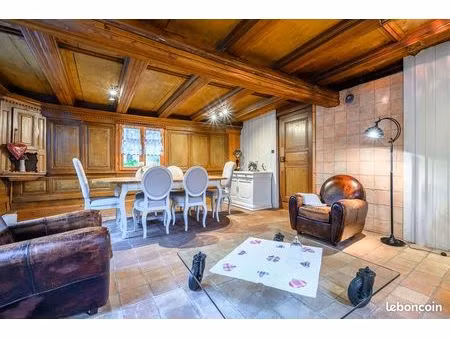 magnifique corps de ferme rénové  2 maisons  fort potentiel  dépendances  jardin calme ss 