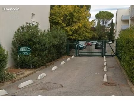 vends garage 15m2 dans résidence