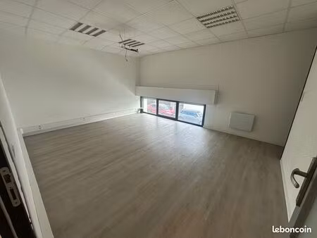 bureau-local de 23m² pau