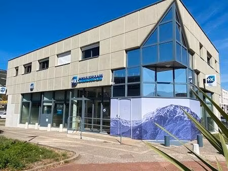 ideal investisseur ou pme-9 bureaux meubles divisibles-187 m2 -parking - façade neuve