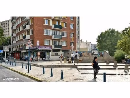 boutique 70 m² pantin