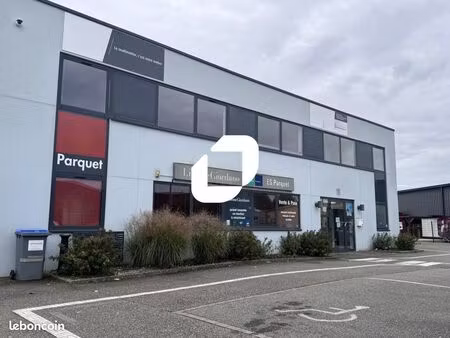 local d'activité 525 m²