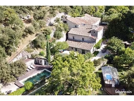 mas 11 pièces 352 m²