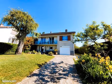 maison 6 pièces 142 m²