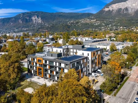 le binome immeuble de bureaux meylan – 170 m²