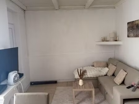 t3 renove recemment rez de chaussee au calme et proche des commodites