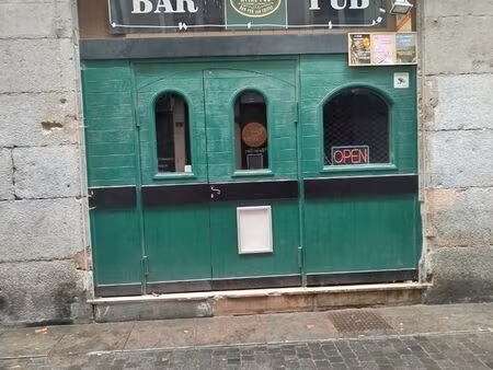 bar
