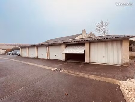 parking/box ozoir la ferriere