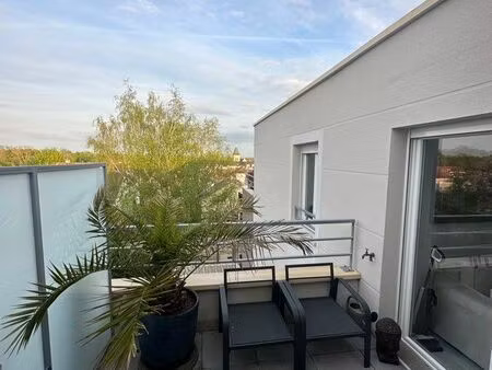 appartement f2 40m2 balcon et calme