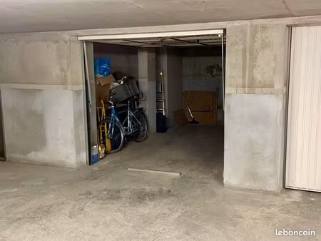grand garage sécurisé 17 m² – résidence allée de la sylphide – grenoble