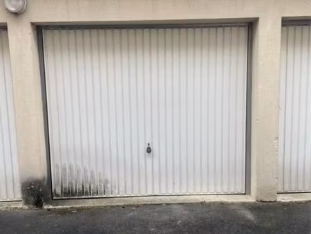 garage / parking à louer