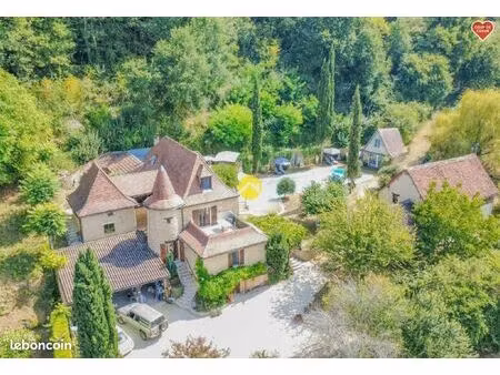 propriété 9 pièces 182 m²