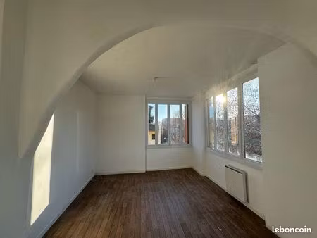 lumineux t2 40m2 à louer - palais des expositions