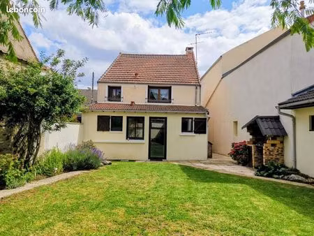 maison 65 m² sans vis-à-vis – dépendance 30 m² – parcelle 245 m²