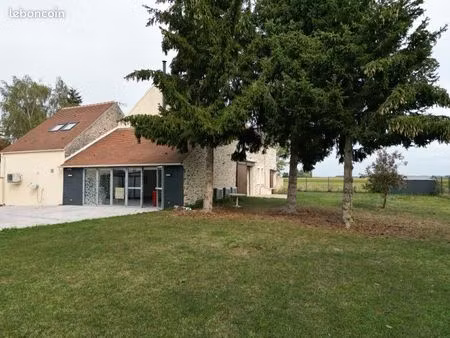 superbe maison de 260m2 avec dépendance et piscine couverte