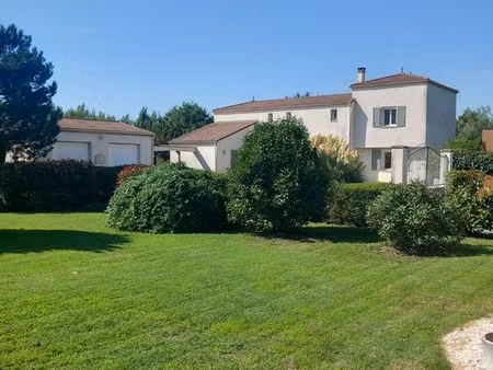 maison à étage libre de suite ?