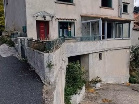 maison et jardin avec vue panoramique