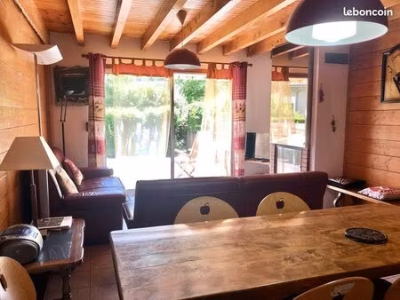 maison mitoyenne  jardinet  parking