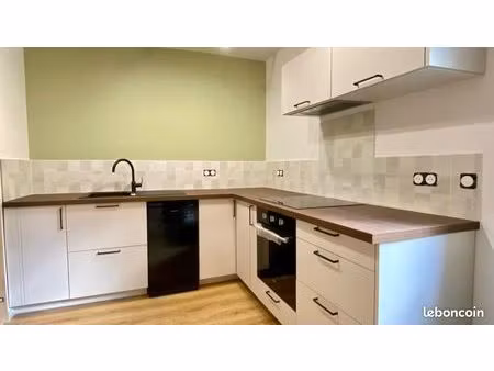 bordeaux bastide t2 bis / t3 de 55m2 + cour 20m2