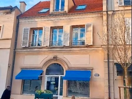 superbe  lumière et calme au coeur de rueil mson