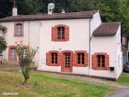 maison bord de rivière