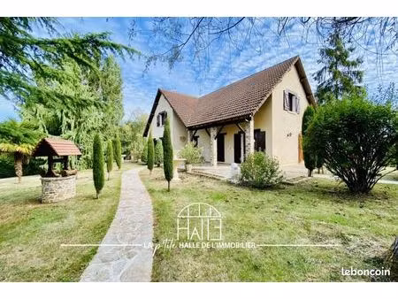 maison 9 pièces 227 m²