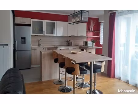 t2 51m2+terrasse 12m2 vue dégagée+box excellent état