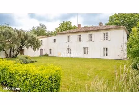 maison 9 pièces 316 m²