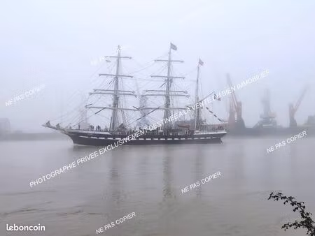 nid douillet : confortable t3 totalement agencé avec vue loire maritime exceptionnelle