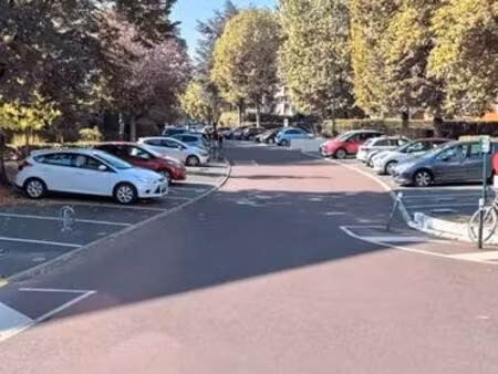 location parking le chesnay