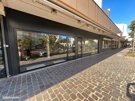local commercial 63 m² chatou