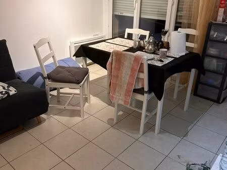 particulier loue t2 meublé timone 13010