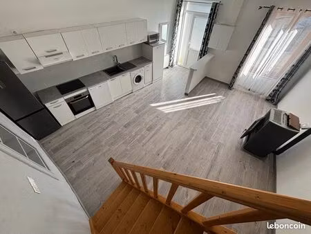 location maison de village