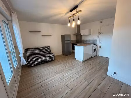 f2 de 30m2 avec place de parking