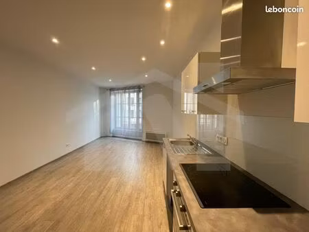 studio 1 pièce 27 m²