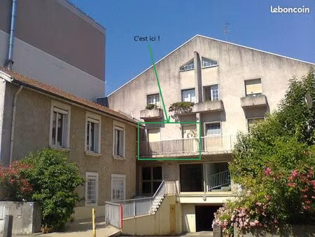 t2 ensoleillé avec grand balcon