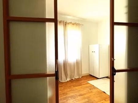 apt 2 pièces+cuis debut liberation/jean jaures tram c et e balcon au sud côté cour intérie