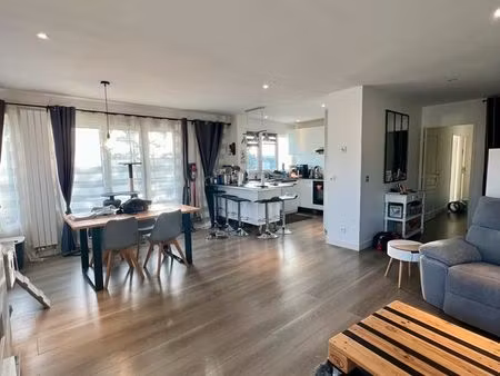 appartement f3 meublé - maurepas - disponible début février