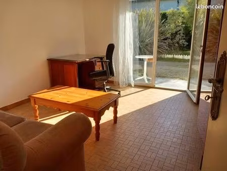 t2 au rez de chaussée d'une maison  prés d'auchan nord