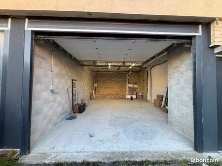 local 105 m2 zi nord meaux