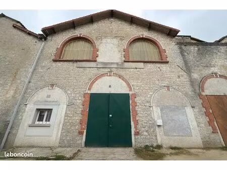 local commercial 304 m² meaux