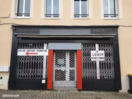 loue local commercial