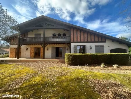 maison familiale 250 m² – 5 chambres – biganos centre