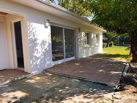 un petit coin de bonheur au calme avec 2 chambres  jardin et parking