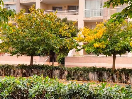 vends appartement t 2 avec terrasse arrondie de 16 metres²